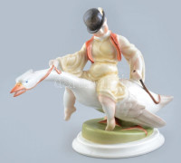 Herendi porcelán Ludas Matyi, gazdagon díszített magyaros mintával. Kézzel festett, jelzett, hibátlan, m: 21,5 cm, h: 26 cm