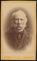 1879 Székelyudvarhelyi férfi portréja, keményhátú fotó Ferentzy műterméből, 10,5×6,5 cm
