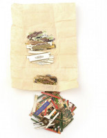 Egy nagy zacskónyi régi szivarcímke / cigar labels