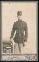 1900 Báró Jeszenák Pál, a nagyváradi honvéd hadapródiskola növendéke, keményhátú fotó Schädler szarajevói műterméből, 169,5×10,5 cm