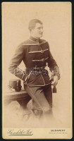 cca 1895 Huszártiszt, keményhátú fotó Goszleth István budapesti műterméből, 20,5×10,5 cm