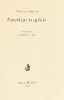 Dreiser, Theodore: Amerikai tragédia. Ford.: Szőllősy Klára. Helikon Klasszikusok. Bp., 1964, Magyar Helikon. Kiadói egészbőr-kötés, jó állapotban. Számozott (1375./1500) példány.