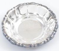 Ezüst (Ag) kerek kínálótálka, jelzett, d: 12,9 cm, nettó: 75 g