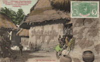 Porto-Novo, Cour d'une habitation indigene / indigenous village. TCV card