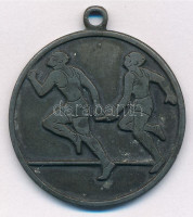 1947. '1947. május 1.' váltófutást ábrázoló kétoldalas Zn sport emlékérem füllel (35mm) T:2 patina