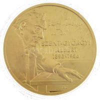 ifj. Szlávics László (1959-) 2011. 'Nagy Magyarok / Szent-Györgyi Albert' aranyozott Cu emlékérem tanúsítvánnyal (40mm) T:PP