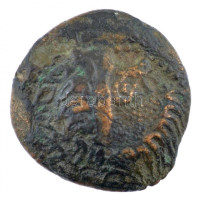 Kelták Kr. e. ~II. század bronz érme (7,18g) T:3 ü.Celtic Tribes ~2nd century BC bronze coin (7,18g) C:F ding