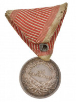 1914. 'Ferenc József II. osztályú Ezüst Vitézségi Érem' jelzetlen Ag kitüntetés mellszalaggal. Szign.: Tautenhayn T:2Hungary 1914. 'Silver Gallantry Medal, 2nd Class' Ag decoration without hallmark, with ribbon. Sign.: Tautenhayn
