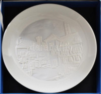Herendi Porcelángyár litofán emléktányér, fehér mázas/biszkvit, jelzett, hibátlan, dobozában d: 15,5 cm