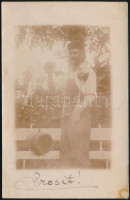 1916 'Prosit!' megírt fotólap, foltos, 14×9 cm
