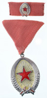 1964. 'A Magyar Munka Érdemrend ezüst fokozata' ezüstözött, zománcozott bronz kitüntetés mellszalagon, eredeti dísztokban, miniatűrrel szalagsávon T:AU Hungary 1964. 'Hungarian Order of Labour - Silver Grade' silver plated and enamelled