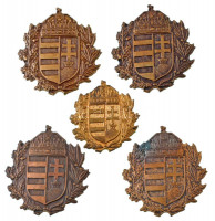 ~1990. 'Babér- és tölgykoszorúk által határolt koronás magyar címer' bronz emlékérem, hátoldalán felfüggesztéshez rögzítőpontok (5db) (4db 46x49mm, 1db 37x39mm) T:AU a kisebben nincsenek rögzítőpontok